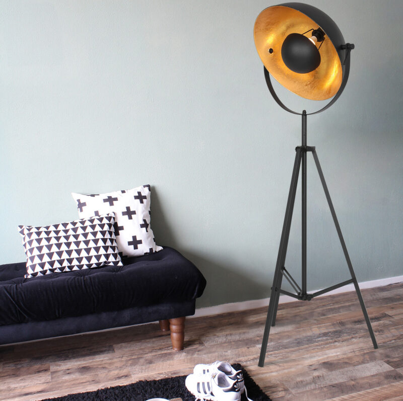 Industrielle schwarze Stehlampe mit goldener Sonnenblendenhaube Mexlite Sunflower – Bild 3