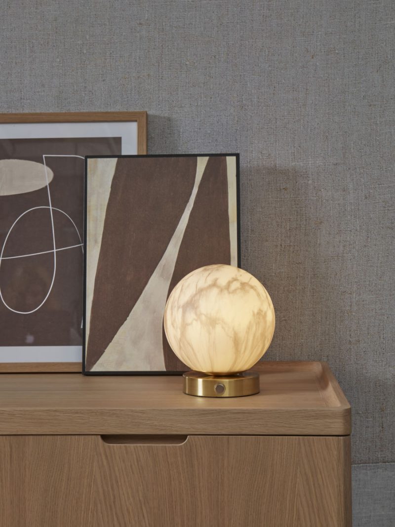 Goldene Tischlampe mit Designkugel It's About RoMi Carrara – Bild 8