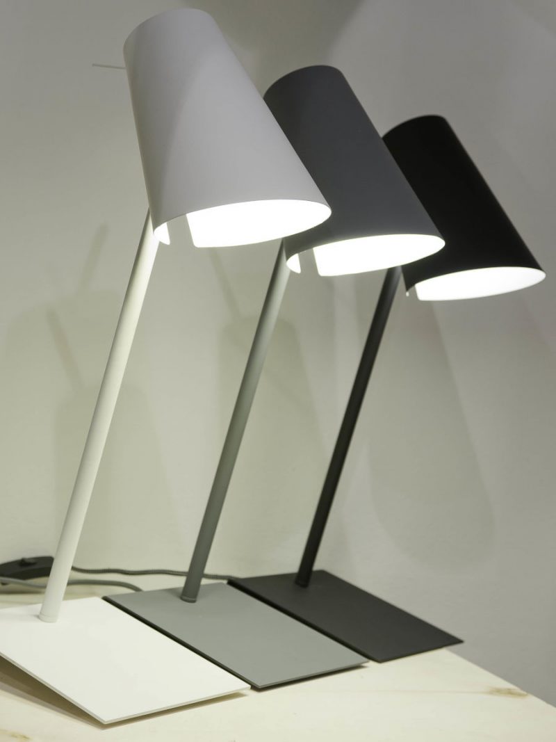Graue geneigte Tischlampe It's About RoMi Cardiff – Bild 4